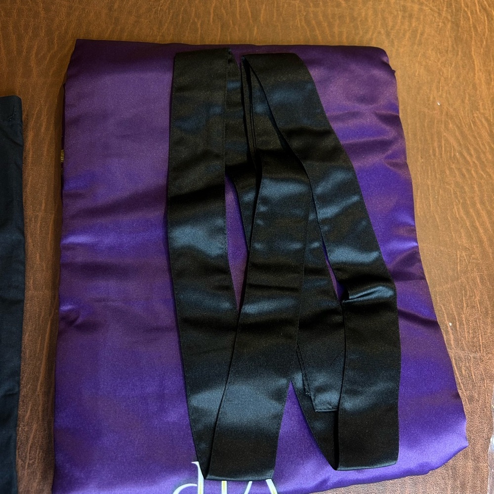 Queen + Adam Lambert VIP Purple Robe - Picture 6 of 13